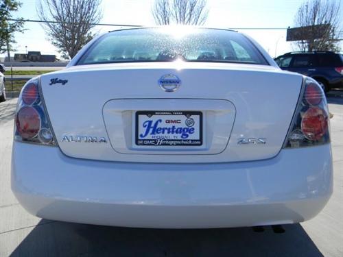 Nissan Altima 2005 photo 2