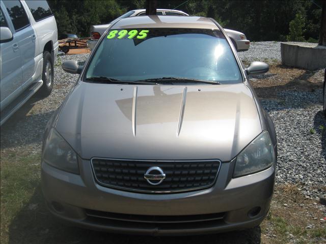 Nissan Altima 2WD Crew Cab 140.5 Laramie Sedan
