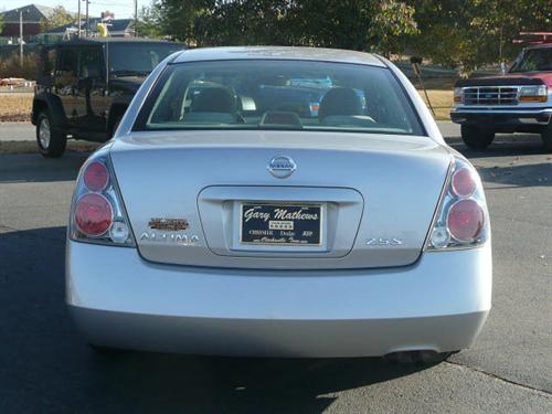 Nissan Altima 2005 photo 2