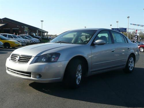 Nissan Altima 2005 photo 4