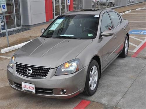 Nissan Altima 2005 photo 2