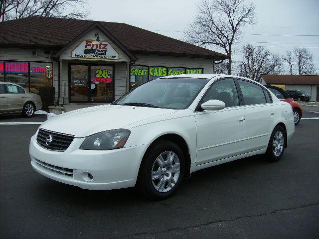 Nissan Altima 2WD Crew Cab 140.5 Laramie Sedan