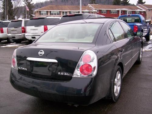 Nissan Altima 2005 photo 2