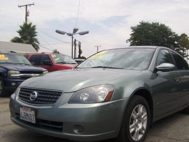 Nissan Altima 2005 photo 2