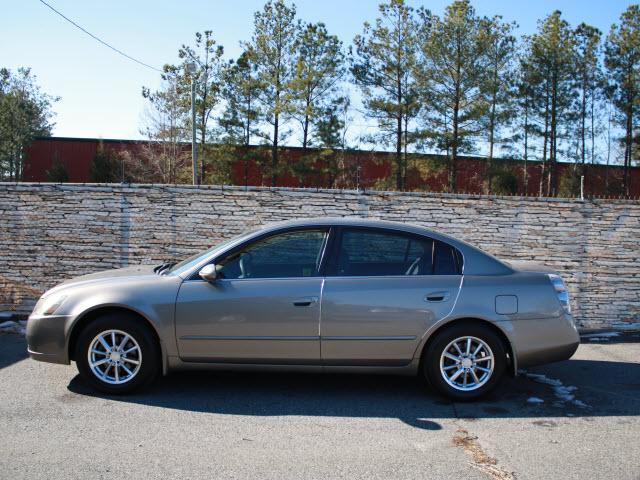 Nissan Altima 2005 photo 1