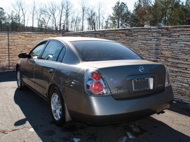 Nissan Altima 2005 photo 2