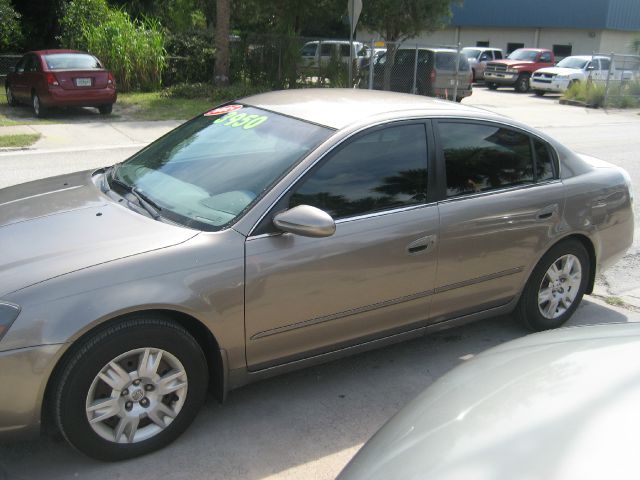 Nissan Altima 2005 photo 2
