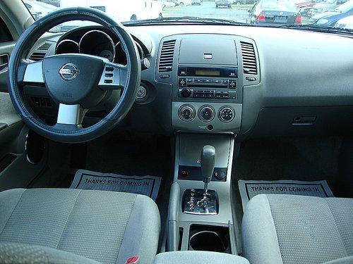 Nissan Altima 2005 photo 2