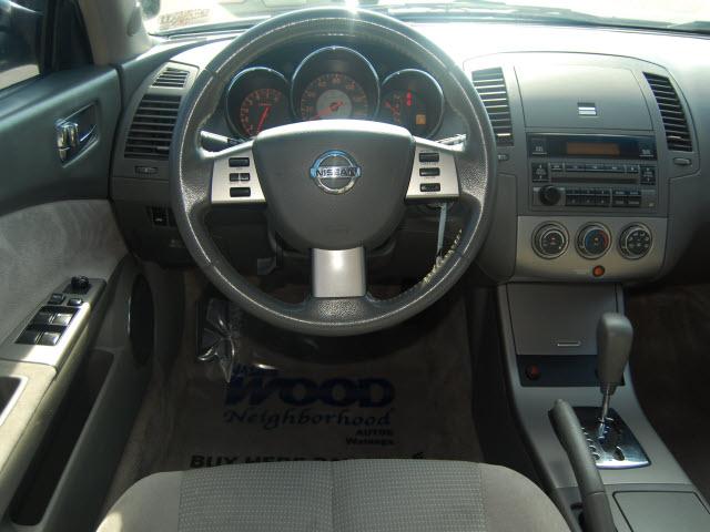 Nissan Altima 2005 photo 4