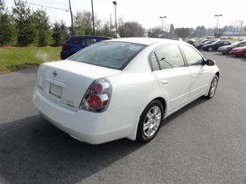 Nissan Altima 2005 photo 2