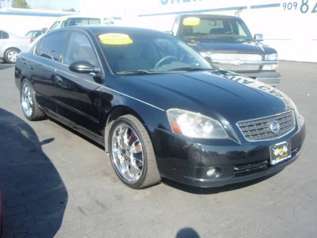 Nissan Altima 2005 photo 2