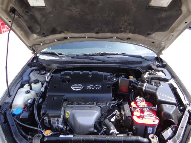 Nissan Altima Pickupslt Quad Cab SWB 4WD 4x4 Truck Sedan