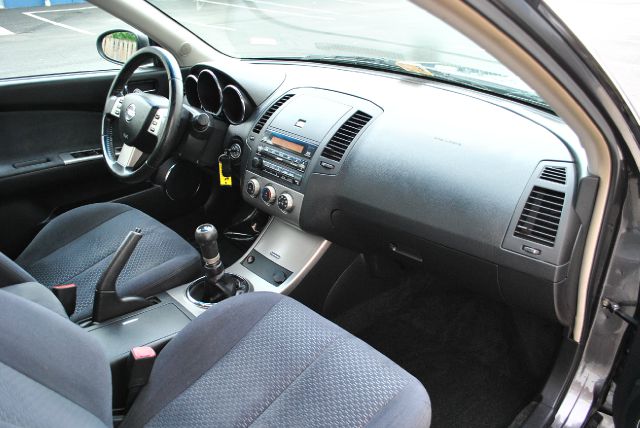 Nissan Altima 2005 photo 13