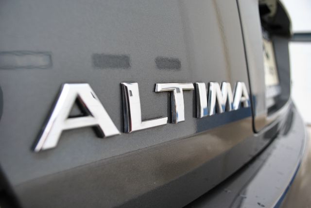 Nissan Altima 2005 photo 2