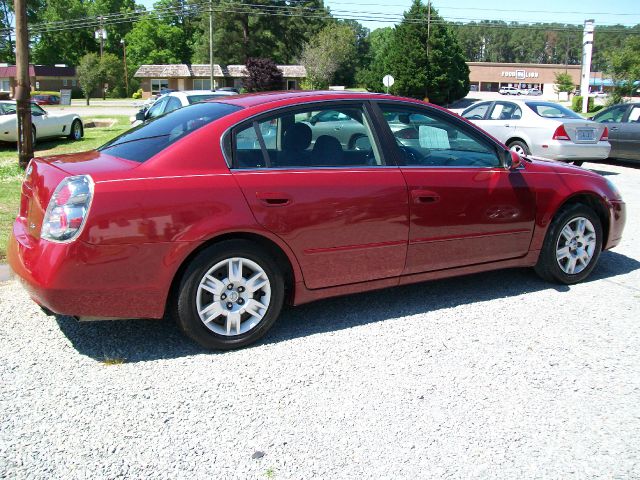 Nissan Altima 2005 photo 2