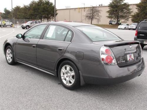 Nissan Altima 2005 photo 2