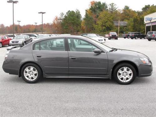 Nissan Altima 2005 photo 4