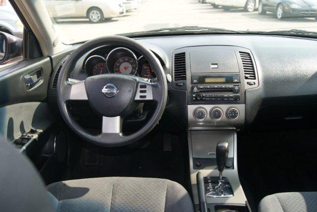 Nissan Altima 2005 photo 2