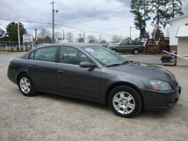 Nissan Altima 2005 photo 2