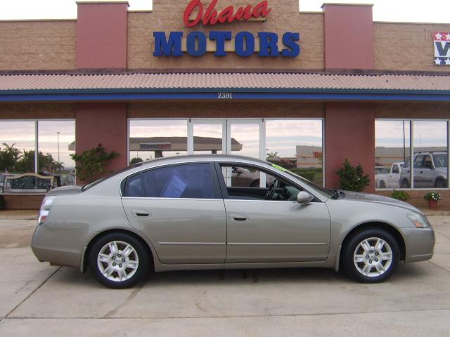 Nissan Altima Pickupslt Quad Cab SWB 4WD 4x4 Truck Sedan