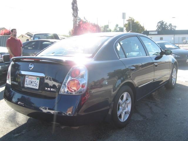 Nissan Altima 2005 photo 2