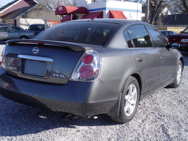 Nissan Altima LS S Sedan
