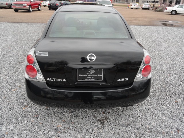 Nissan Altima 2005 photo 2