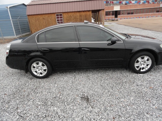 Nissan Altima 2005 photo 4