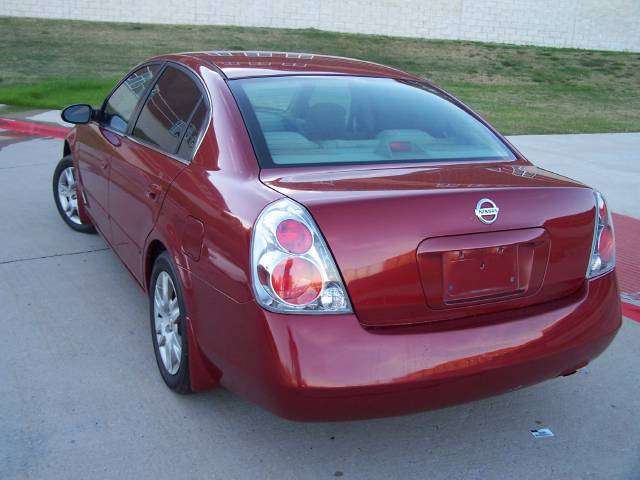 Nissan Altima 2005 photo 2