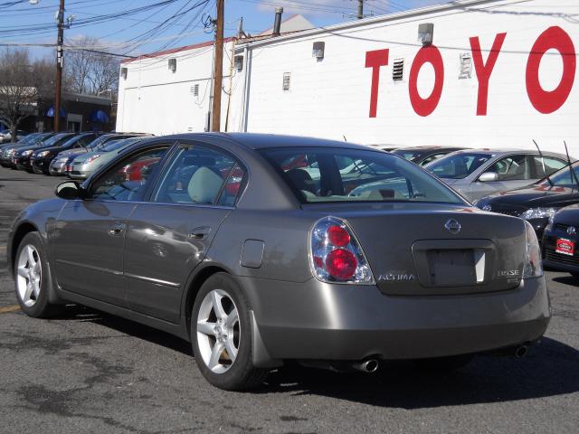 Nissan Altima 2005 photo 2