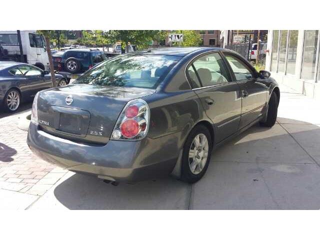 Nissan Altima 2005 photo 2