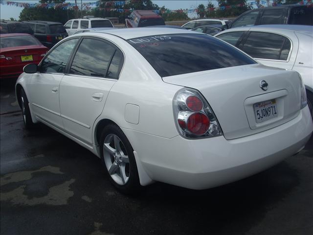 Nissan Altima 2005 photo 2