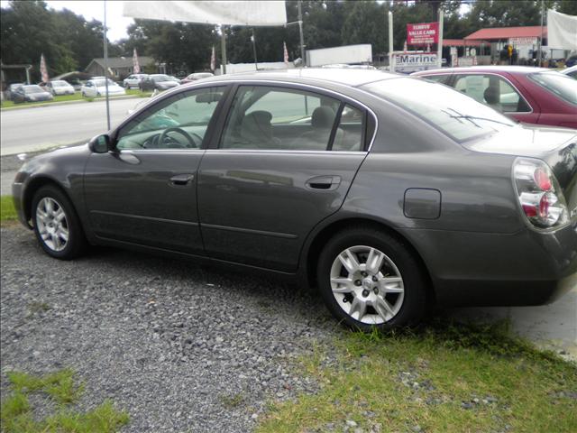 Nissan Altima XR Sedan