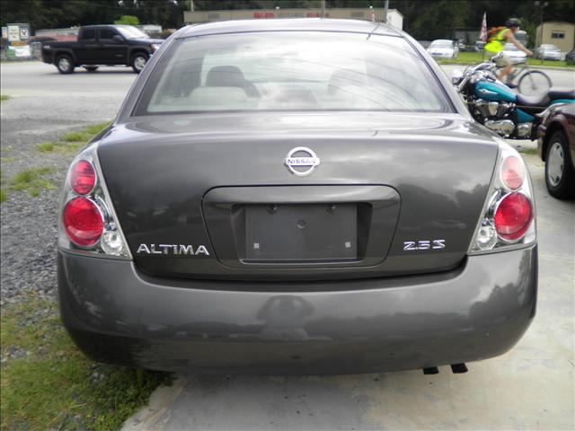 Nissan Altima 2005 photo 2