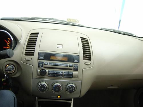 Nissan Altima 2005 photo 2