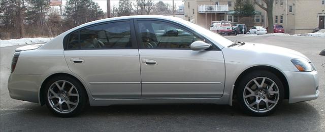 Nissan Altima 2005 photo 2