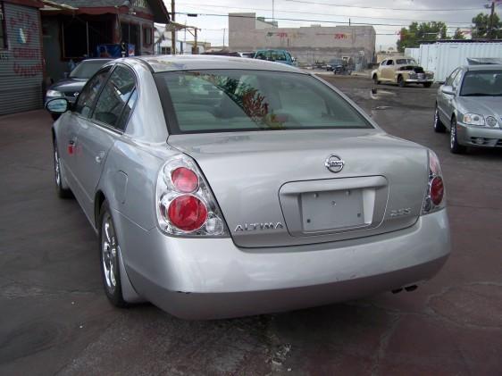 Nissan Altima 2005 photo 2