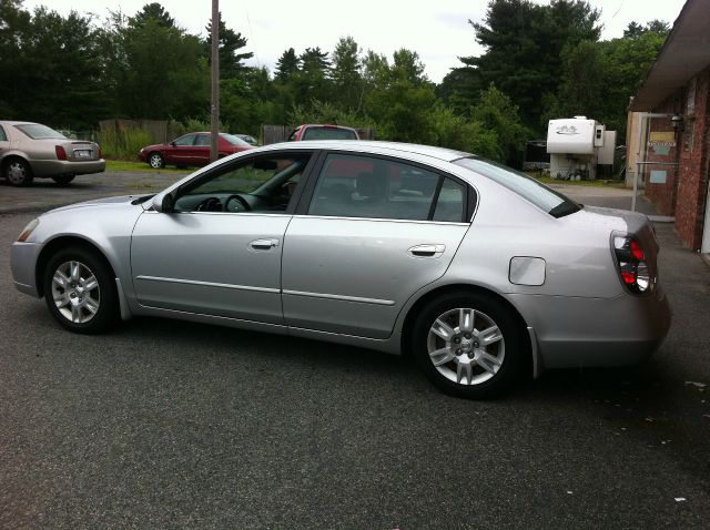 Nissan Altima 2005 photo 2