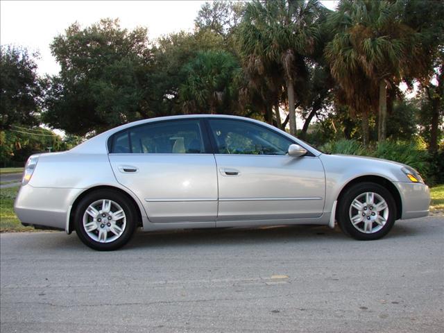Nissan Altima 2005 photo 2