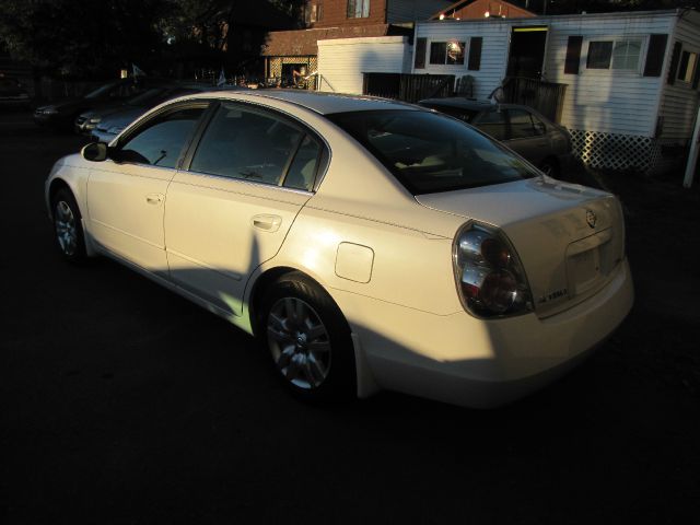 Nissan Altima T6 AWD Leather Moonroof Third Row Seat DVD Sedan