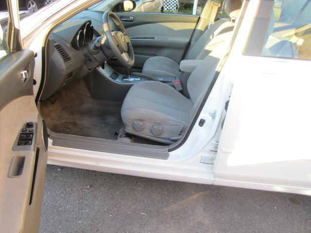 Nissan Altima 2005 photo 2