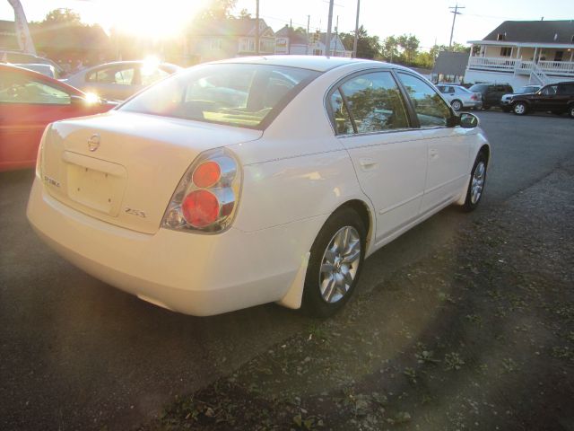 Nissan Altima 2005 photo 4