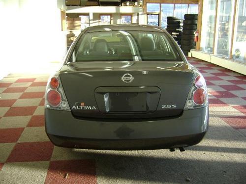Nissan Altima 2005 photo 2