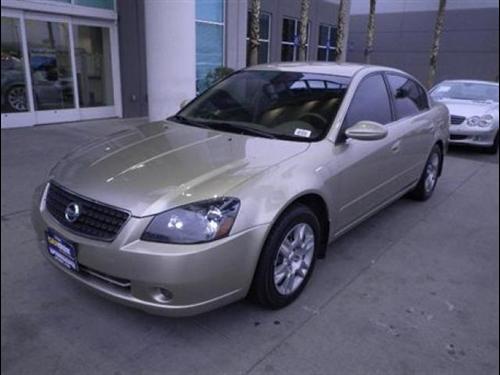 Nissan Altima 2005 photo 2