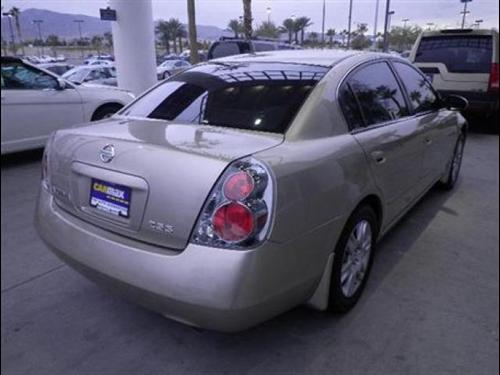 Nissan Altima 2005 photo 4
