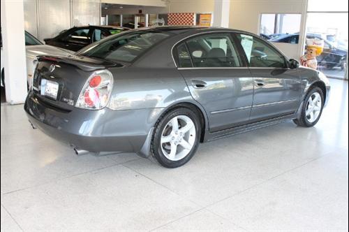 Nissan Altima 2005 photo 2