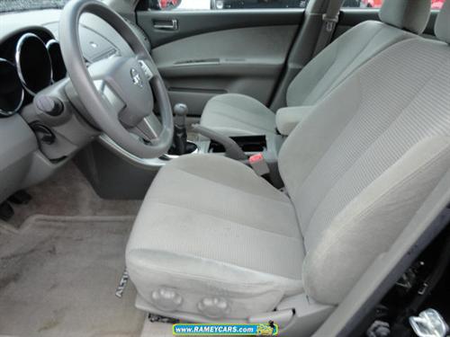 Nissan Altima 2005 photo 2