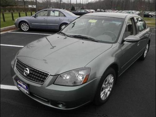 Nissan Altima 2005 photo 2
