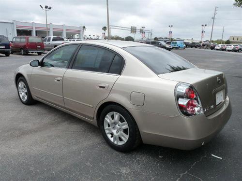 Nissan Altima 2005 photo 2