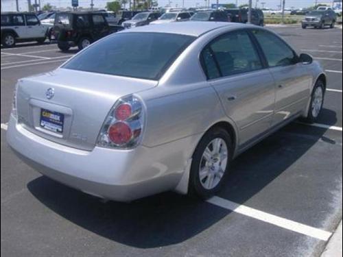 Nissan Altima 2005 photo 4